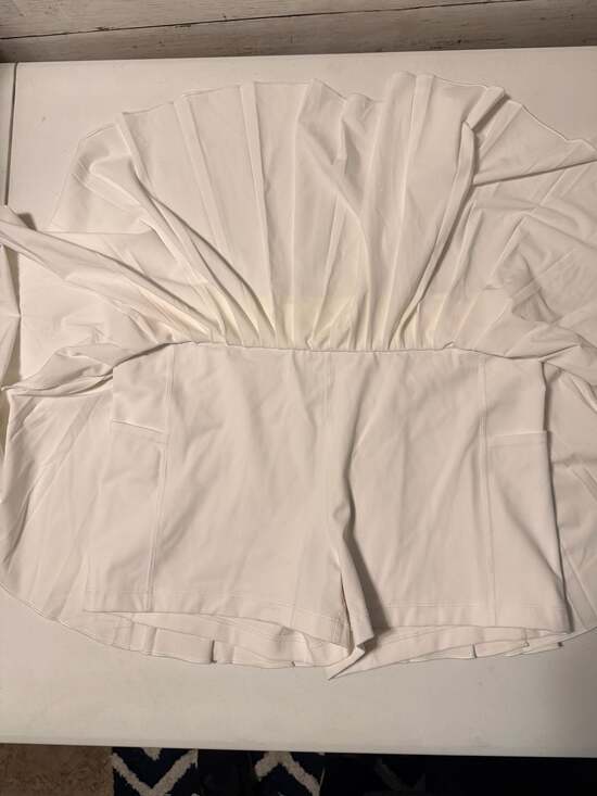Aritzia TnAction TnaMOVE XL Tennis Mini Skirt Athletic Golf Skorts - Picture 3 of 6